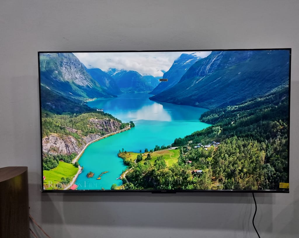 Tivi Xiaomi S MiniLED 85 inch lắp đặt 2