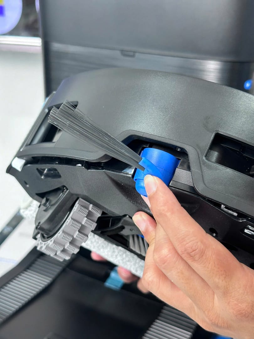 Chổi cạnh trên X9 Pro Omni ecovacs